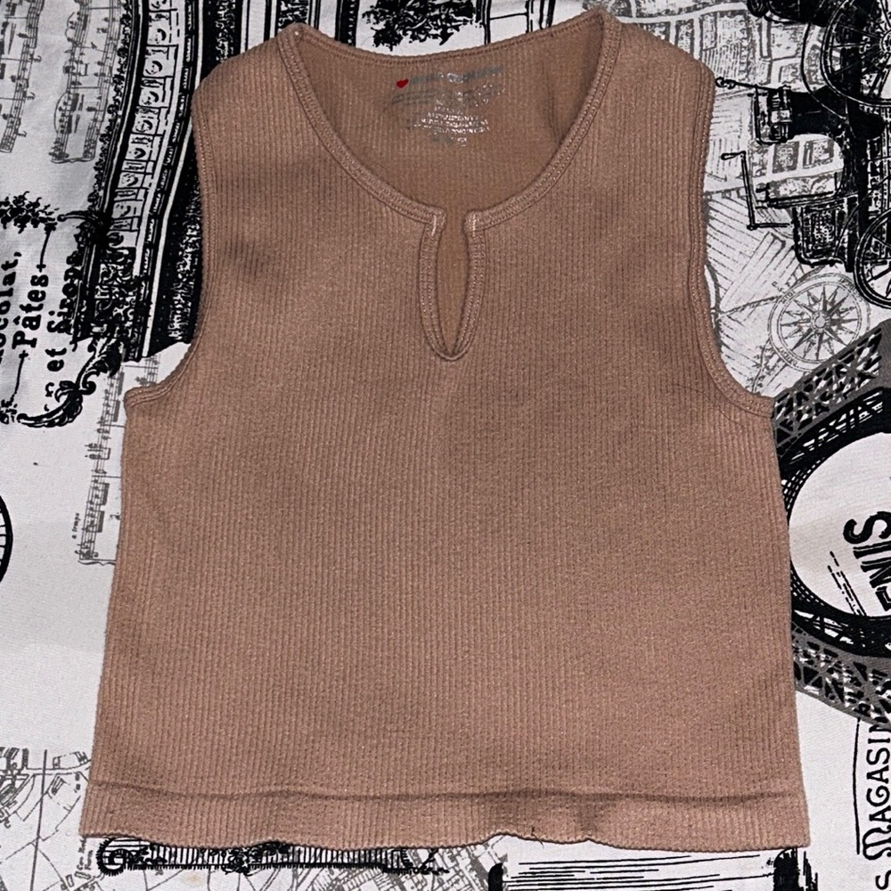 Tinny Top by: Bella Seamless